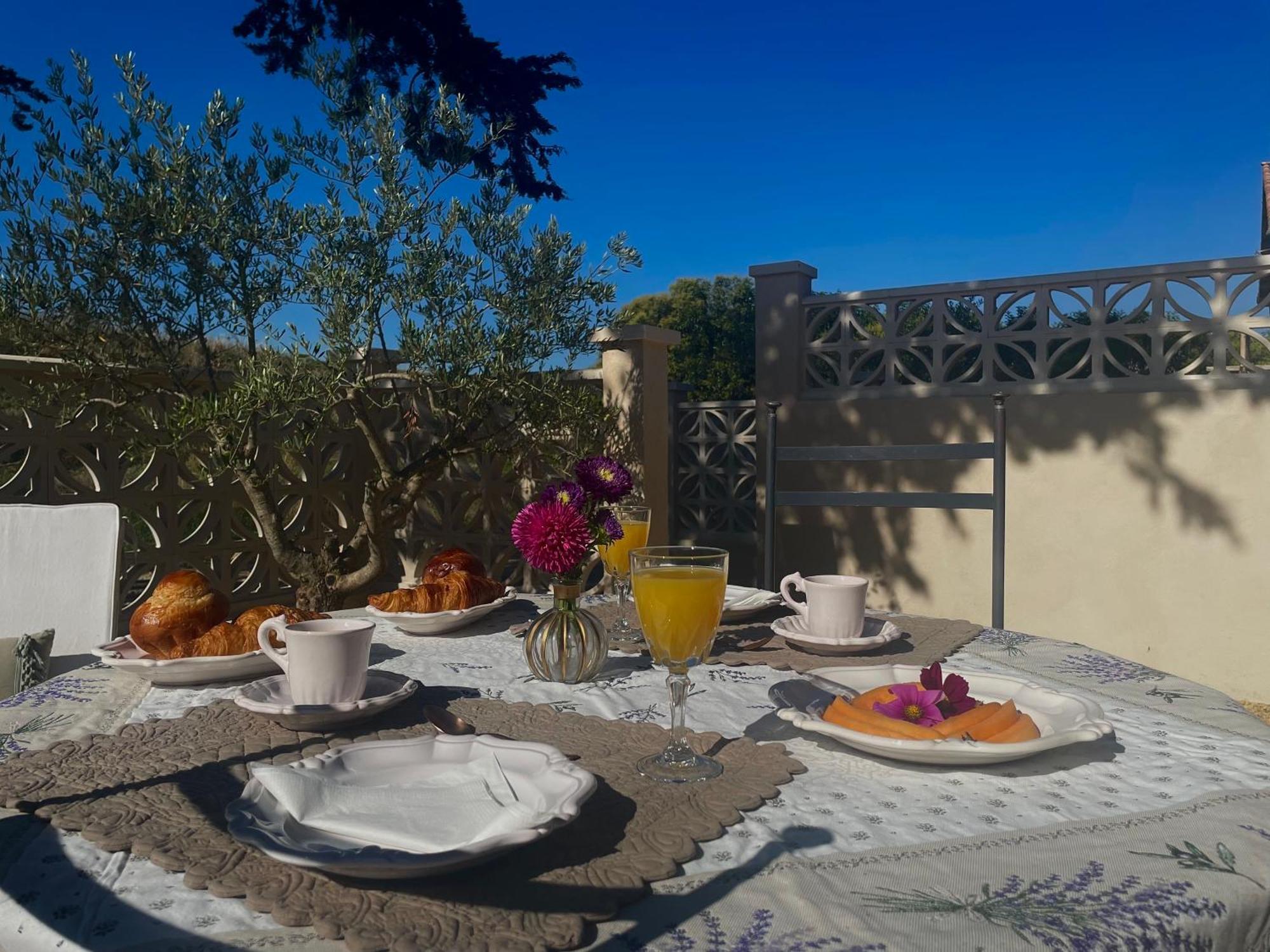 Les Mazets Du Pas Hotel Gréoux-les-Bains Buitenkant foto